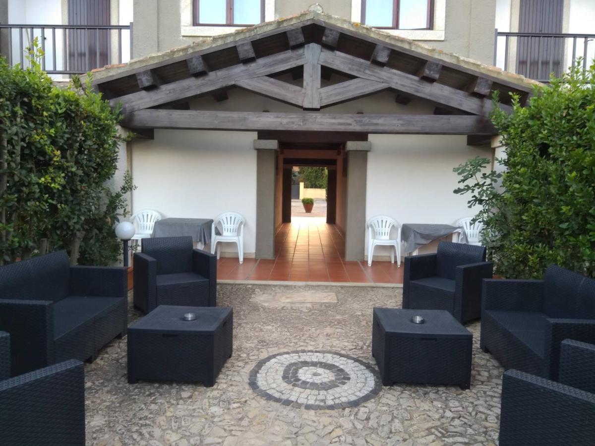 Villa Raffaello Loiri Porto San Paolo Exterior foto