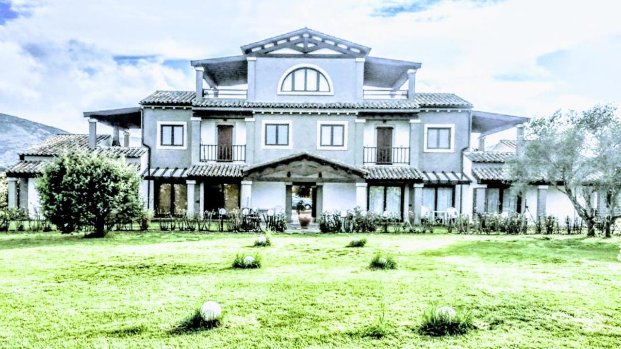Villa Raffaello Loiri Porto San Paolo Exterior foto